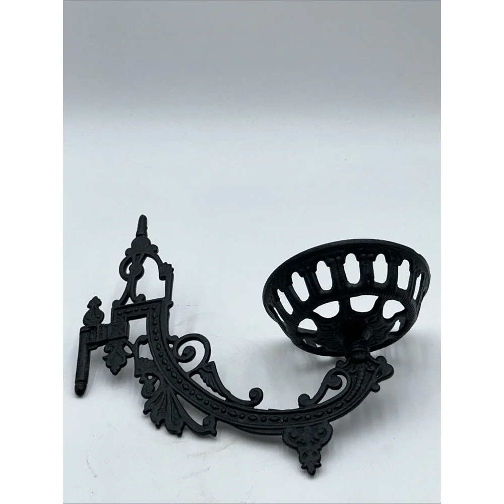 Vintage Cast Iron Oil Kerosene Lamp Swing Arm Wall Mount No Wall Bracket